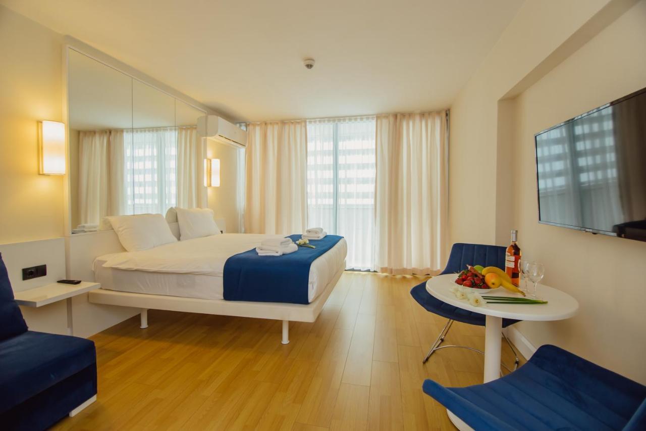 Orbi City - A & С Apartment Батуми Екстериор снимка