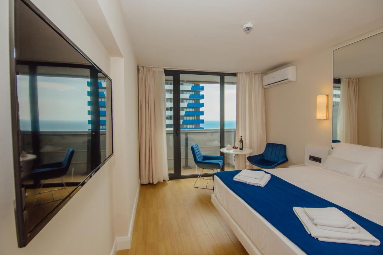 Orbi City - A & С Apartment Батуми Стая снимка
